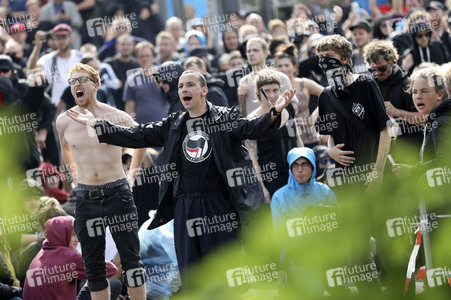 '#BlockG20 – colour the red zone!' Demonstration in Hamburg