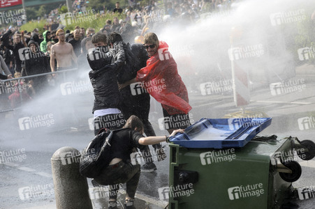'#BlockG20 – colour the red zone!' Demonstration in Hamburg