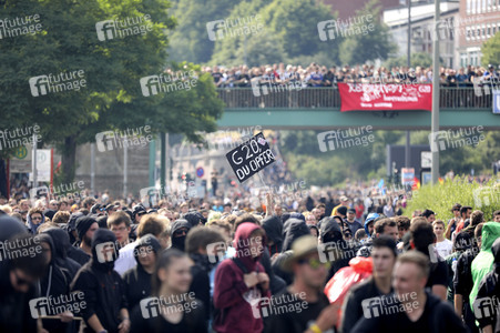 '#BlockG20 – colour the red zone!' Demonstration in Hamburg