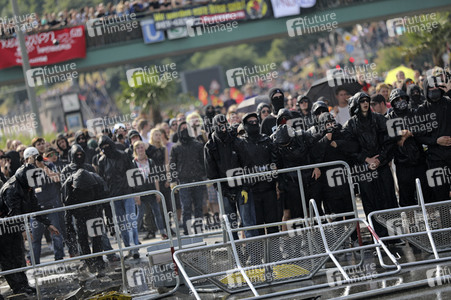 '#BlockG20 – colour the red zone!' Demonstration in Hamburg