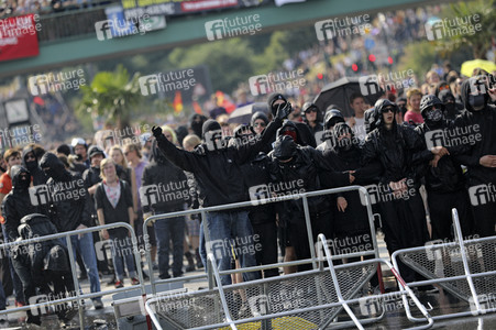 '#BlockG20 – colour the red zone!' Demonstration in Hamburg