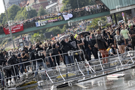 '#BlockG20 – colour the red zone!' Demonstration in Hamburg
