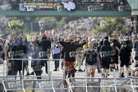 '#BlockG20 – colour the red zone!' Demonstration in Hamburg