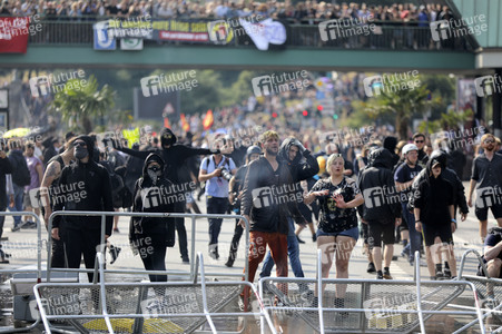 '#BlockG20 – colour the red zone!' Demonstration in Hamburg