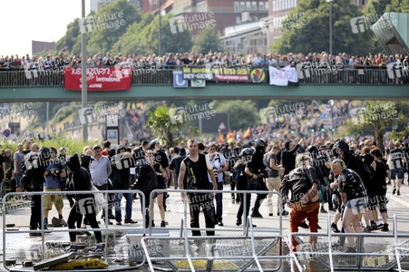 '#BlockG20 – colour the red zone!' Demonstration in Hamburg