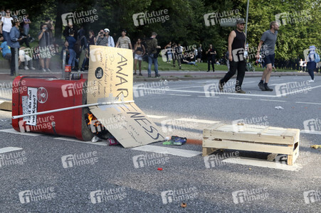 '#BlockG20 – colour the red zone!' Demonstration in Hamburg
