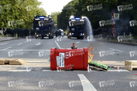 '#BlockG20 – colour the red zone!' Demonstration in Hamburg