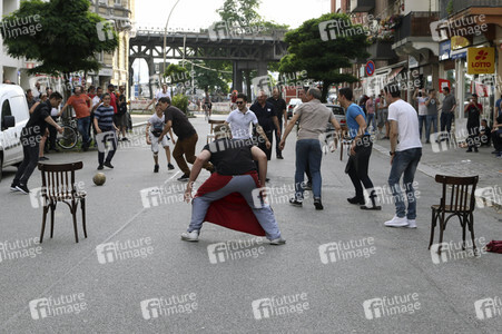 '#BlockG20 – colour the red zone!' Demonstration in Hamburg