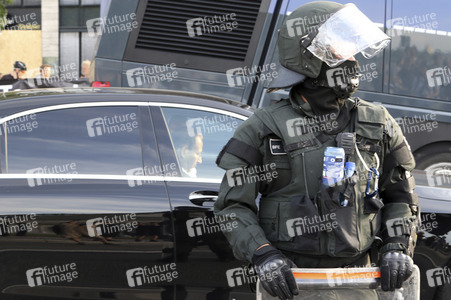 '#BlockG20 – colour the red zone!' Demonstration in Hamburg