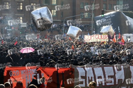 'G20 Welcome to Hell' Demo in Hamburg