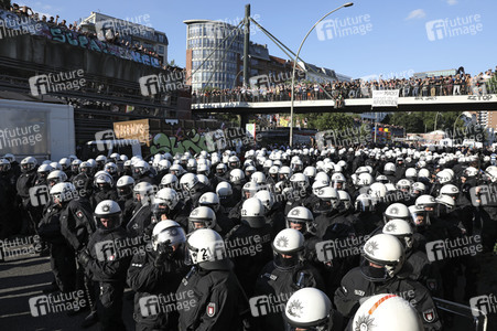'G20 Welcome to Hell' Demo in Hamburg