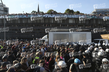 'G20 Welcome to Hell' Demo in Hamburg