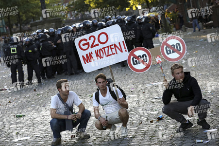 'G20 Welcome to Hell' Demo in Hamburg