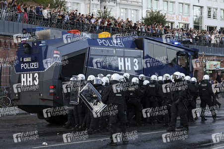 'G20 Welcome to Hell' Demo in Hamburg