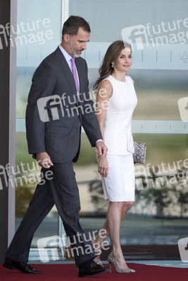 Königin Letizia und König Felipe beim Abflug am Flughafen Madrid-Barajas