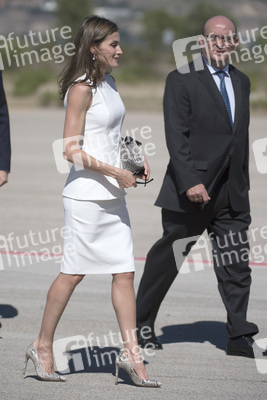 Königin Letizia und König Felipe beim Abflug am Flughafen Madrid-Barajas