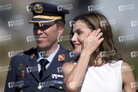 Königin Letizia und König Felipe beim Abflug am Flughafen Madrid-Barajas