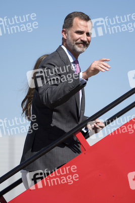 Königin Letizia und König Felipe beim Abflug am Flughafen Madrid-Barajas