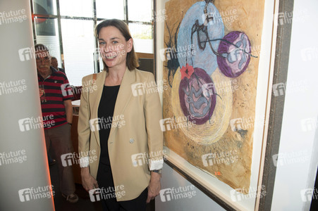 Vernissage 'Aus der Mitte' von Judith Milberg in Berlin