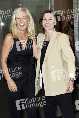 Vernissage 'Aus der Mitte' von Judith Milberg in Berlin