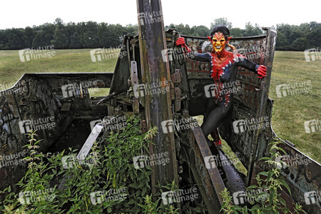 GEEK ART: Tank-Devil Bodypainting