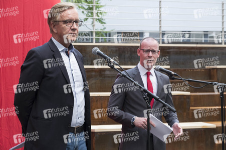 Vorstellung der Bundestagswahlplakte der Linken in Berlin