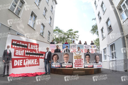 Vorstellung der Bundestagswahlplakte der Linken in Berlin