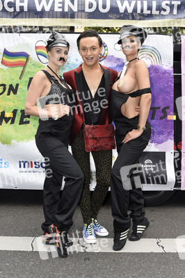JFMS Truck zum Christopher Street Day in Berlin