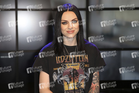 Autogrammstunde von Amy Macdonald in Hamburg