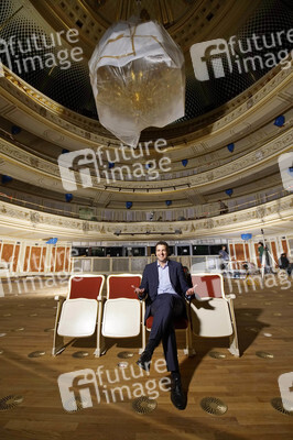 Fototermin 'Erste Stühle im Zuschauersaal Unter den Linden' in Berlin