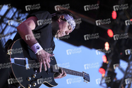 Konzert von George Thorogood and the Destroyers in Readington