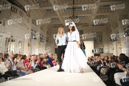 Liz Marlaux Fashion Show Winter 2017 in Hamburg
