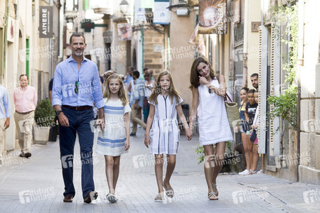 Die spanische Königsfamilie besucht Miró Ausstellung in Sóller