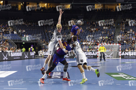 Handballspiel THW Kiel vs. FC Barcelona Lassa in Köln
