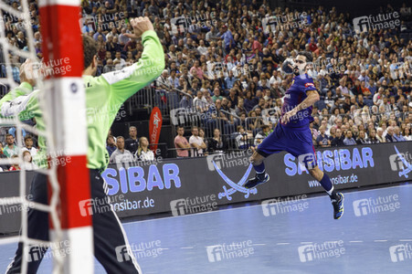 Handballspiel THW Kiel vs. FC Barcelona Lassa in Köln