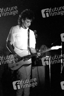 Konzert von Tones on Tail in London