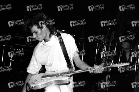 Konzert von Tones on Tail in London