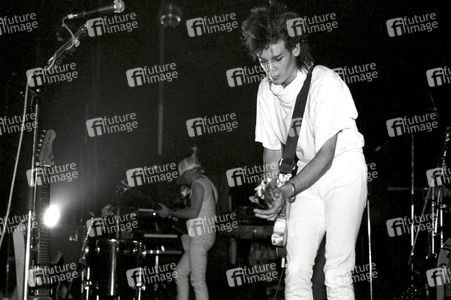 Konzert von Tones on Tail in London