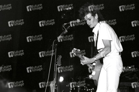 Konzert von Tones on Tail in London