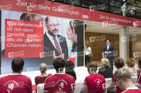 Präsentation der SPD-Bundestagswahlplakate in Berlin