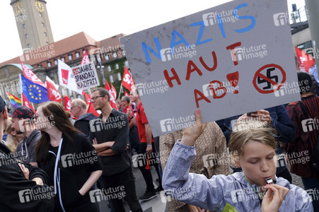 Protest gegen Nazi-Aufmarsch in Berlin