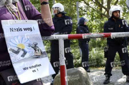 Protest gegen Nazi-Aufmarsch in Berlin