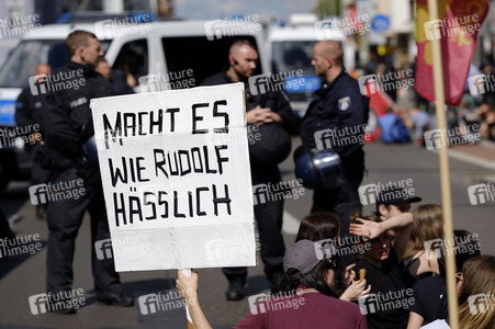 Protest gegen Nazi-Aufmarsch in Berlin
