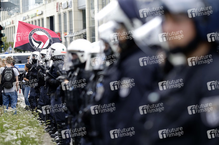 Protest gegen Nazi-Aufmarsch in Berlin