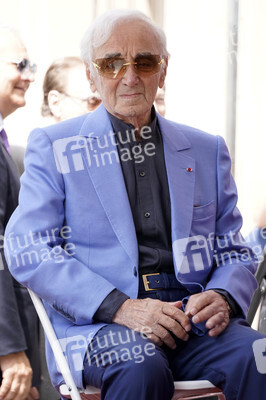 Charles Aznavour erhält einen Stern auf dem Hollywood Walk of Fame in Los Angeles
