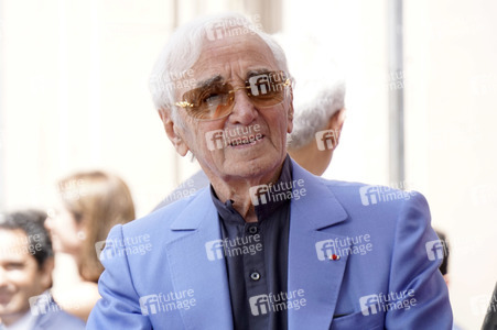 Charles Aznavour erhält einen Stern auf dem Hollywood Walk of Fame in Los Angeles