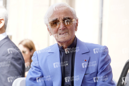 Charles Aznavour erhält einen Stern auf dem Hollywood Walk of Fame in Los Angeles