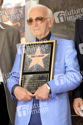 Charles Aznavour erhält einen Stern auf dem Hollywood Walk of Fame in Los Angeles