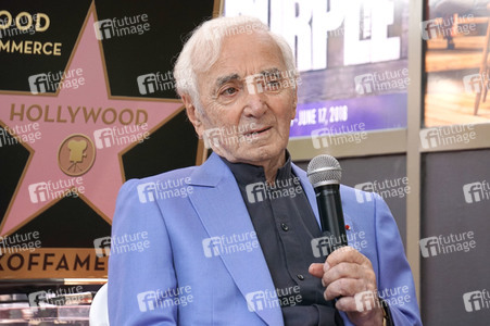 Charles Aznavour erhält einen Stern auf dem Hollywood Walk of Fame in Los Angeles