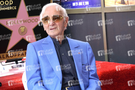 Charles Aznavour erhält einen Stern auf dem Hollywood Walk of Fame in Los Angeles